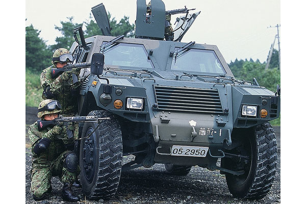 軽装甲機動車（LAV）